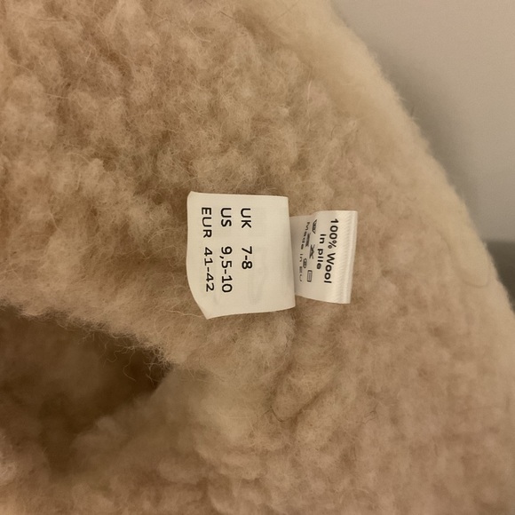 2 Set ~ Sheep by the Sea Slippers - 100% Wool ~ Unisex - Picture 7 of 8